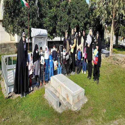 غبار روبی مزار شهیدا بویژه شهید علی بابایی(آبان1401)