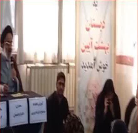 جلسه آموزشی فرزندپروری در مدرسه بهشت آیین